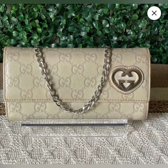 Gucci Handbags - Flash Sale Gucci Beige Guccissima Heart Wallet